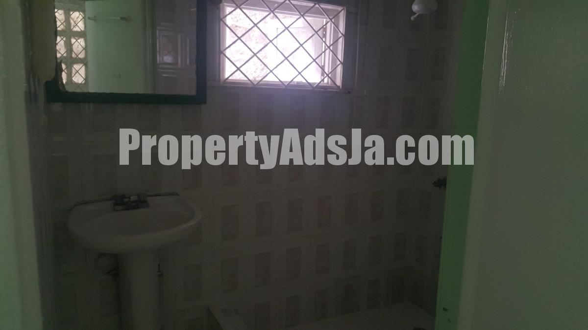 Apartment For Rent in Gordon Town, Kingston / St. Andrew Jamaica