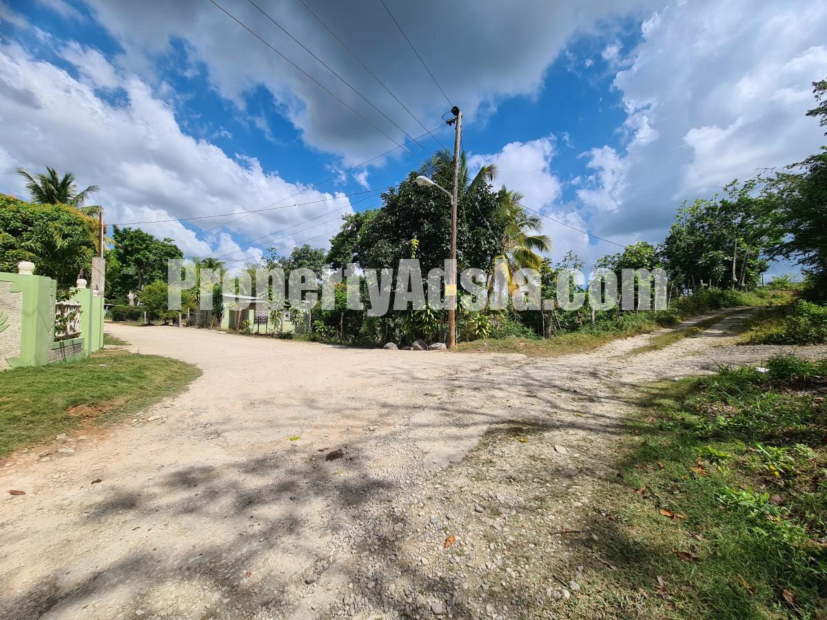 Commercial/farm land For Sale in Bog Walk, St. Catherine Jamaica
