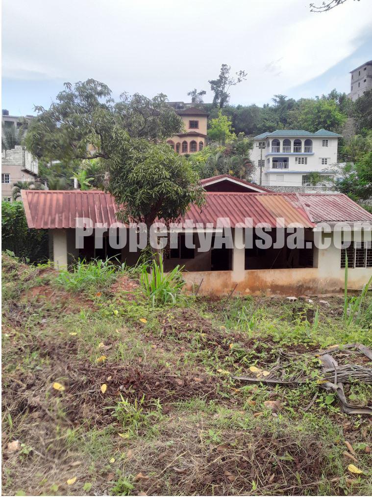 House For Sale in Red Hills, Kingston / St. Andrew Jamaica