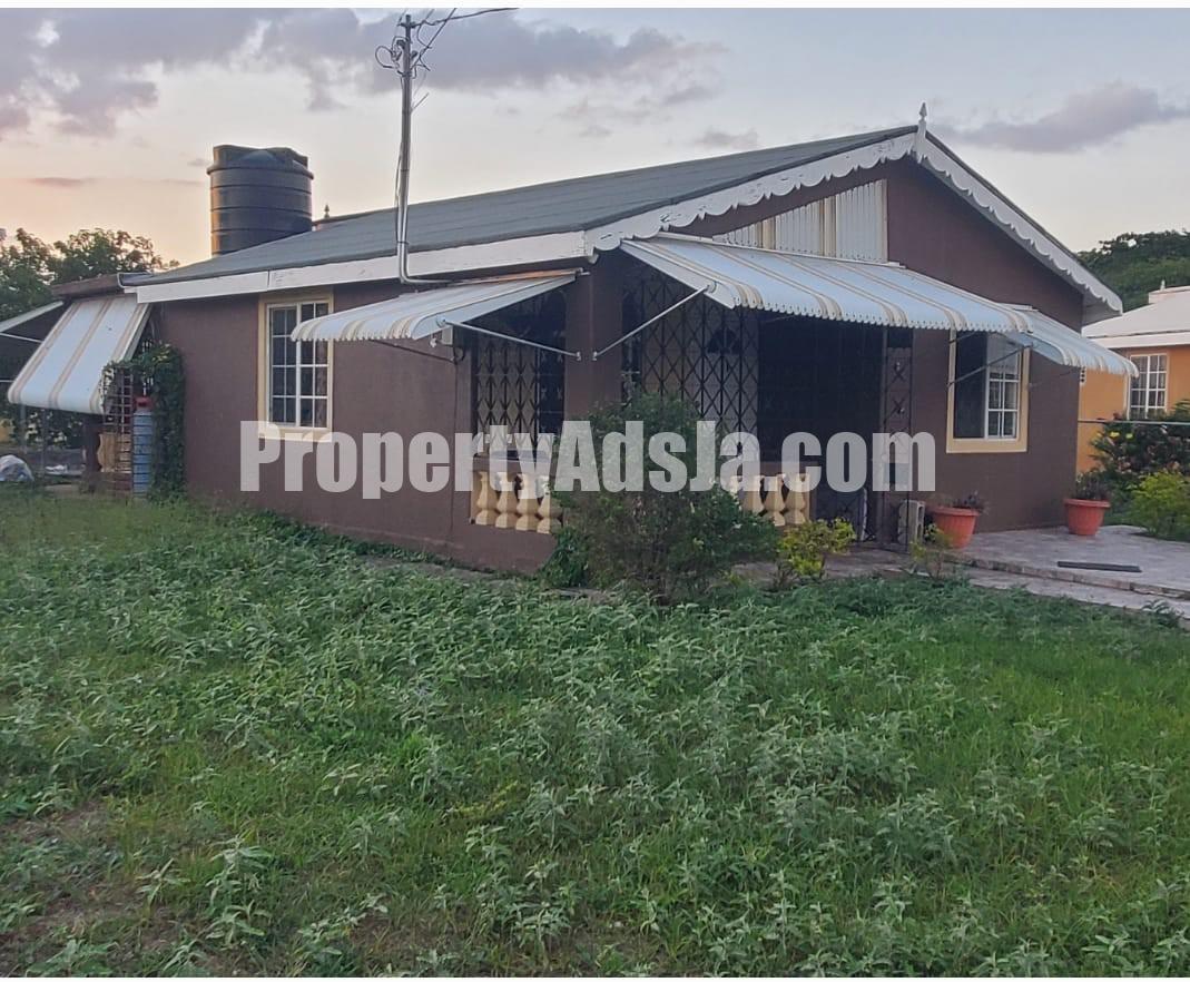 House For Sale in New Harbour Village, St. Catherine Jamaica