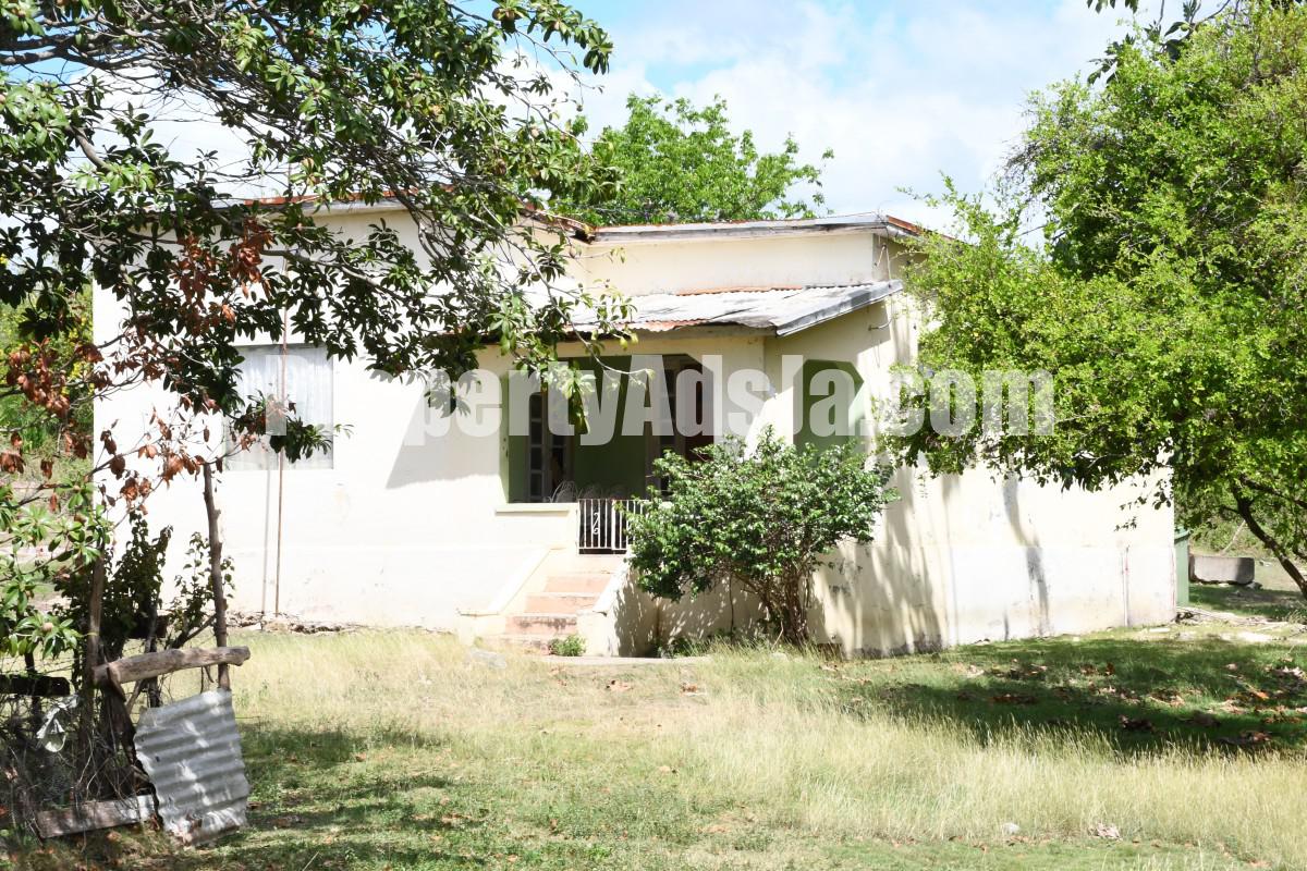House For Sale in Black River, St. Elizabeth Jamaica