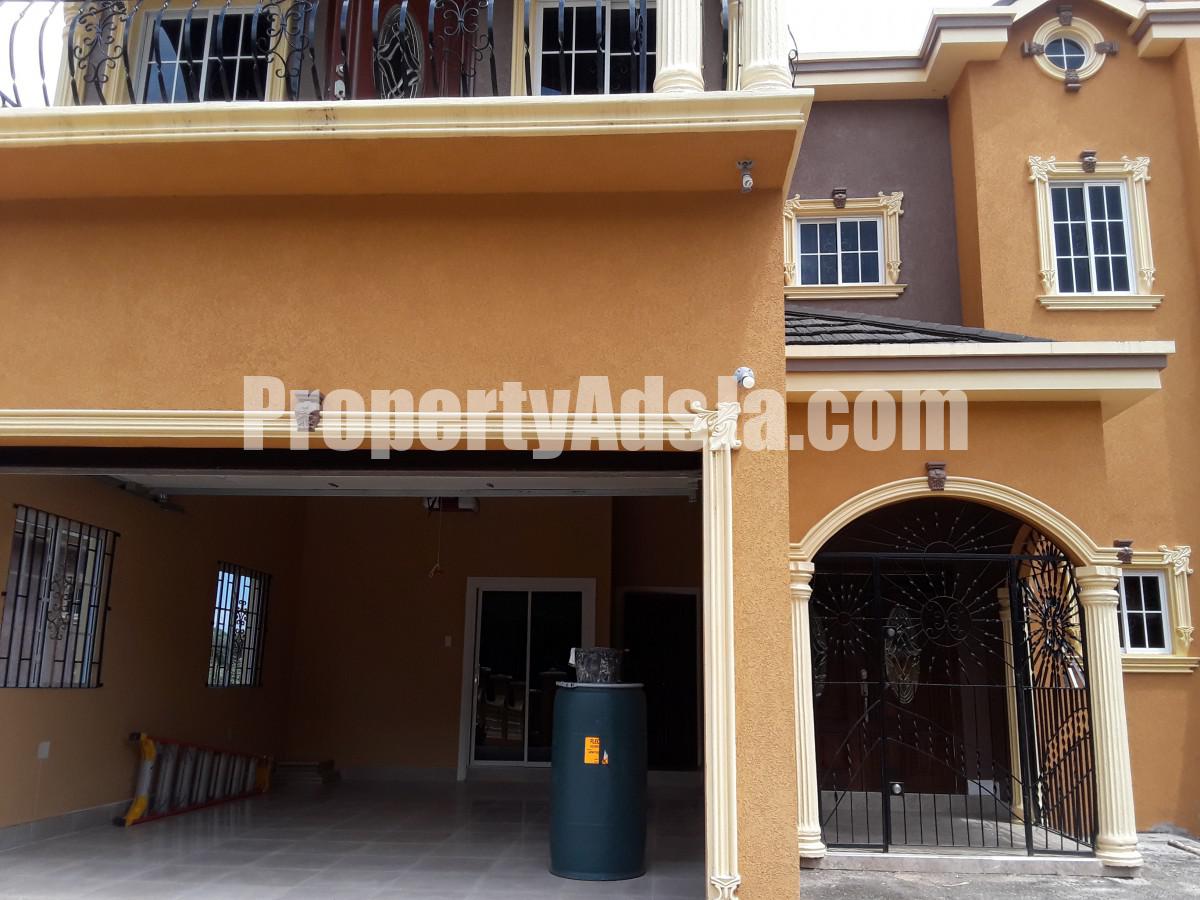 Townhouse For Rent in Mandeville Manchester, Manchester Jamaica