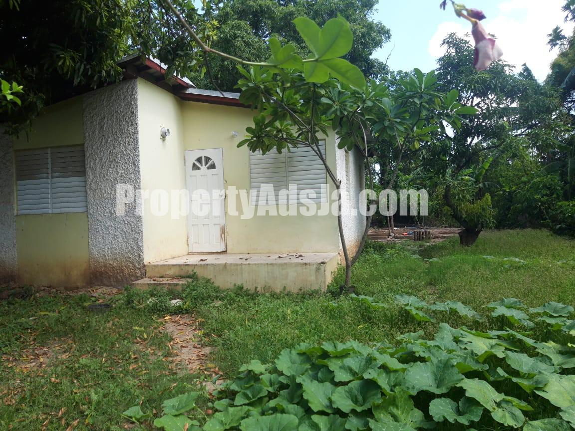 House For Sale in Nightindale grove Gutters Old Harbour, St. Catherine