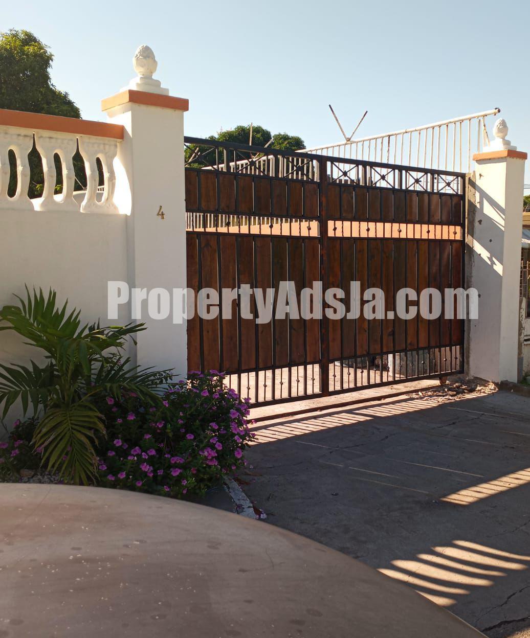 Apartment For Rent in Richmond Park, Kingston / St. Andrew Jamaica