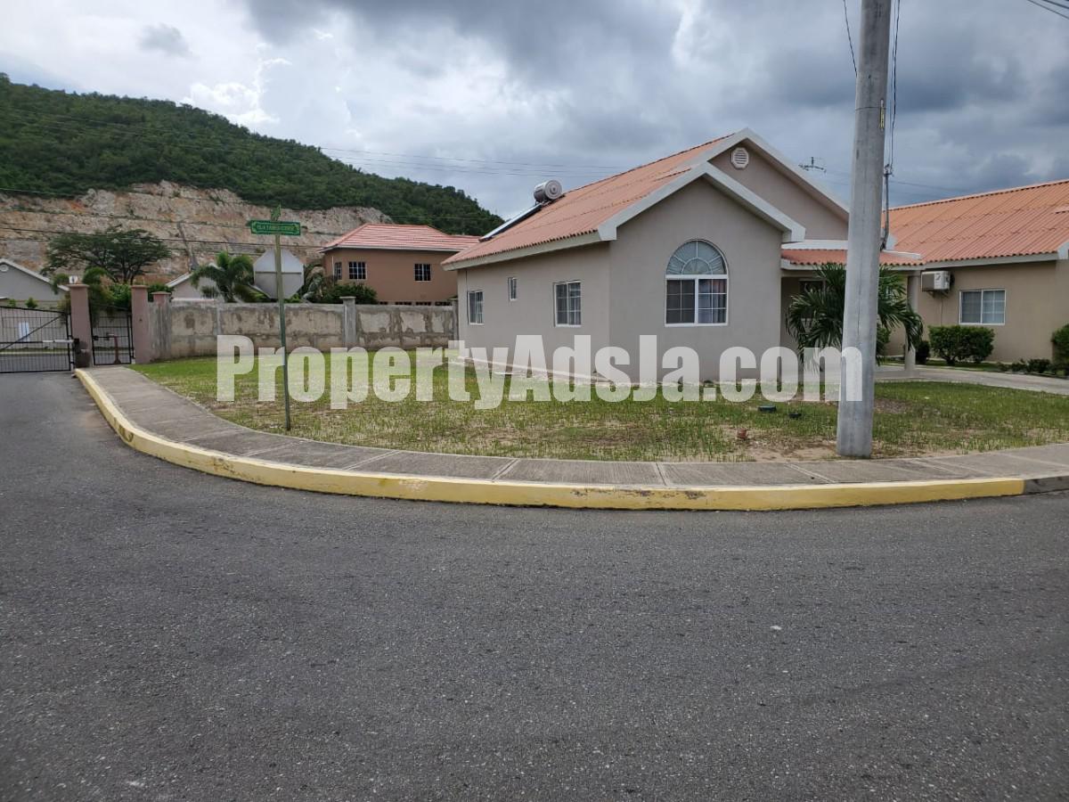 House For Sale in Caymanas Estate, St. Catherine Jamaica
