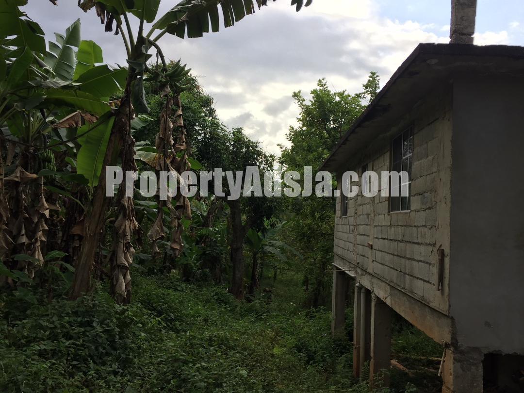 House For Sale in BOG WALK, St. Catherine Jamaica