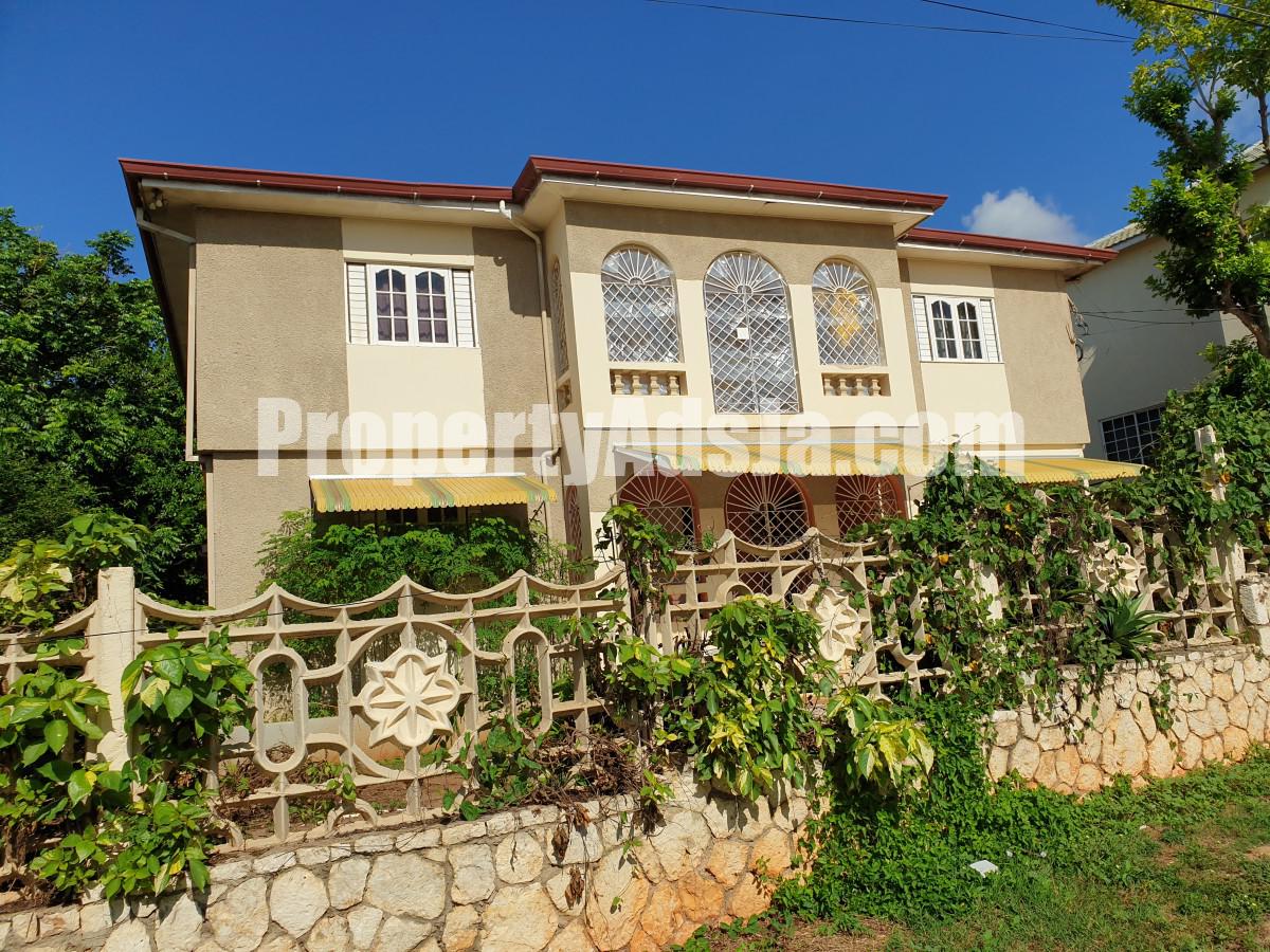 House For Sale in GREEN ACRES, St. Catherine Jamaica