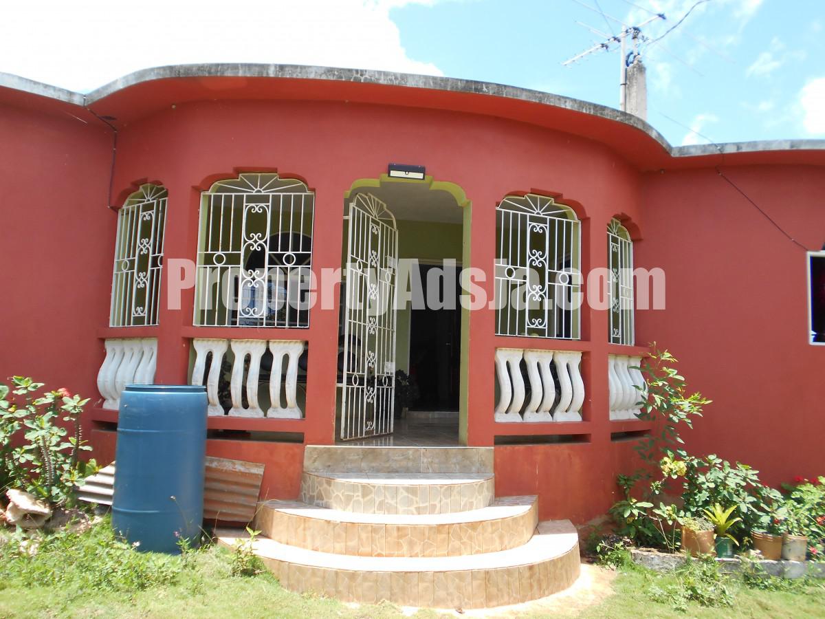 House For Sale in Pratville Hermitage, Manchester Jamaica