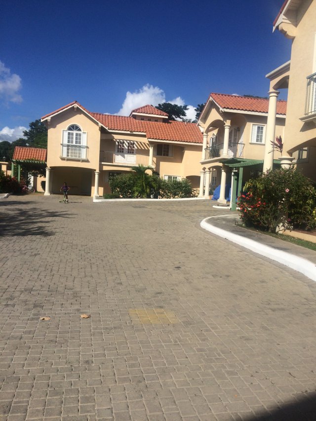 Townhouse For Sale in GOLDEN TRIANGLE, Kingston / St. Andrew Jamaica