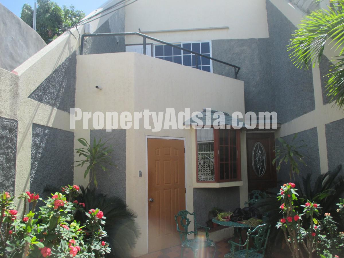 Townhouse For Sale in New Kingston, Kingston / St. Andrew Jamaica