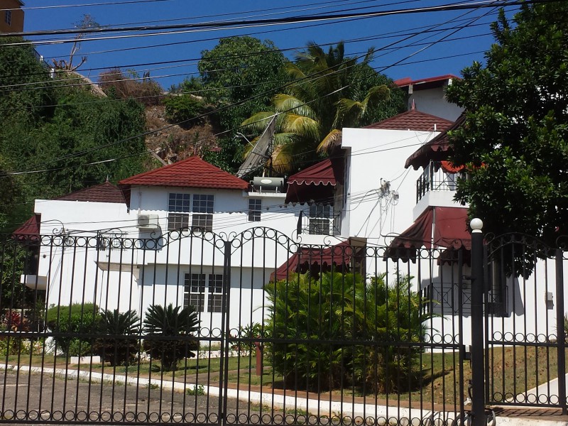 Townhouse For Sale in Red Hills, Kingston / St. Andrew Jamaica