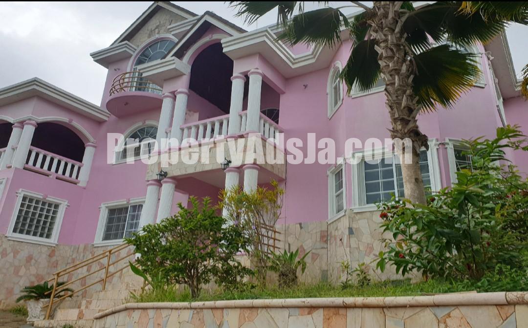 House For Sale in INGLESIDE, Manchester Jamaica