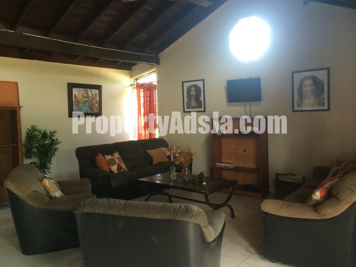 For Rent in Trafalgar Park, Kingston / St. Andrew Jamaica