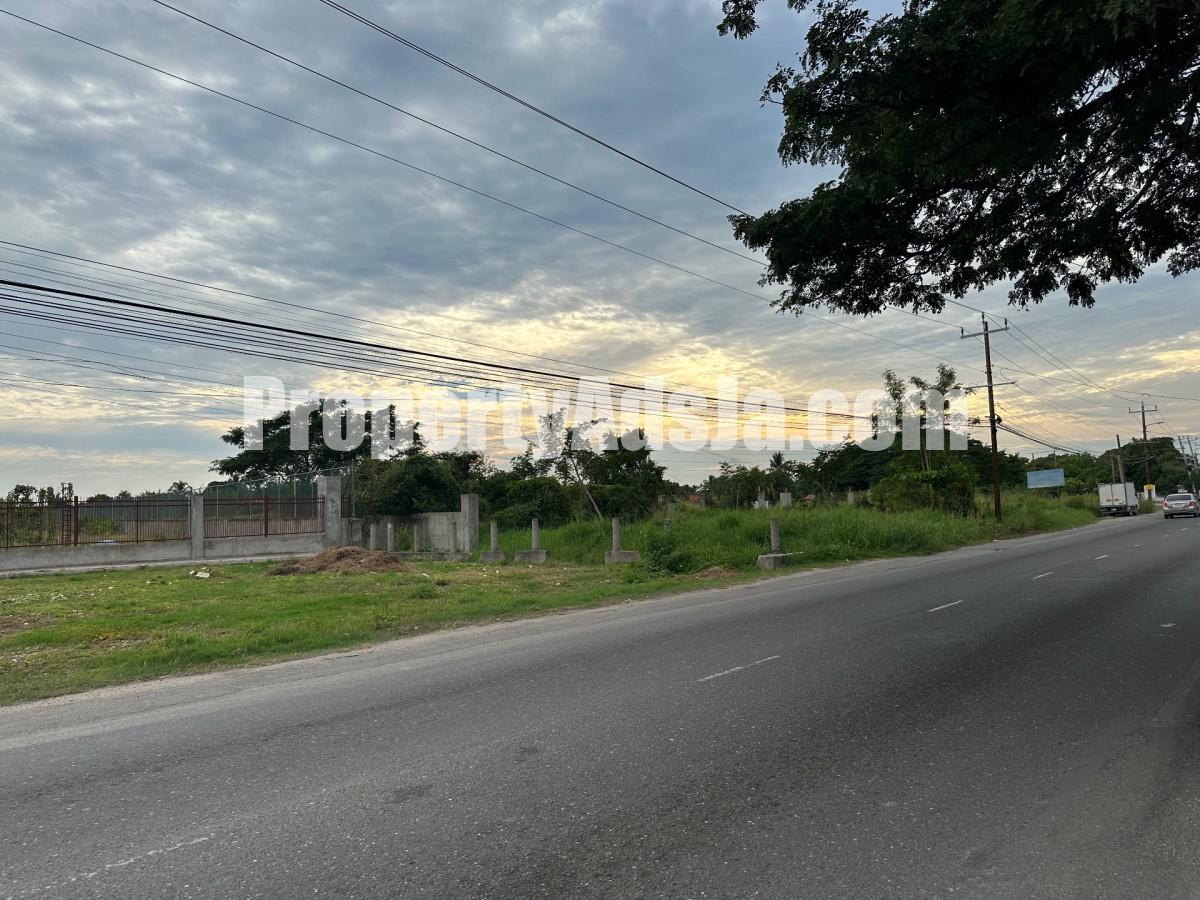 Commercial land For Sale in 1 Sydenham Villas, St. Catherine Jamaica