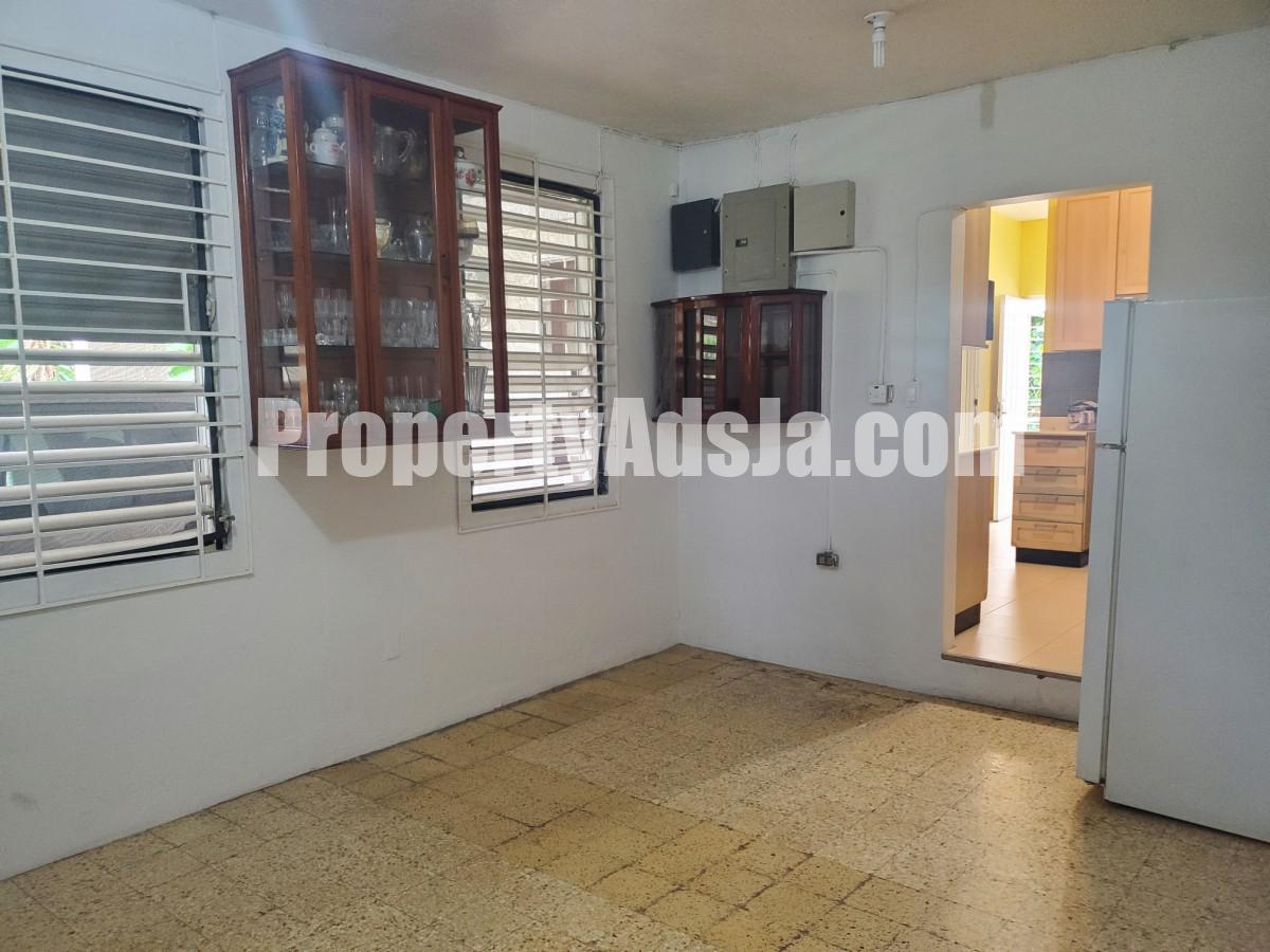 House For Rent in Mona, Kingston / St. Andrew Jamaica