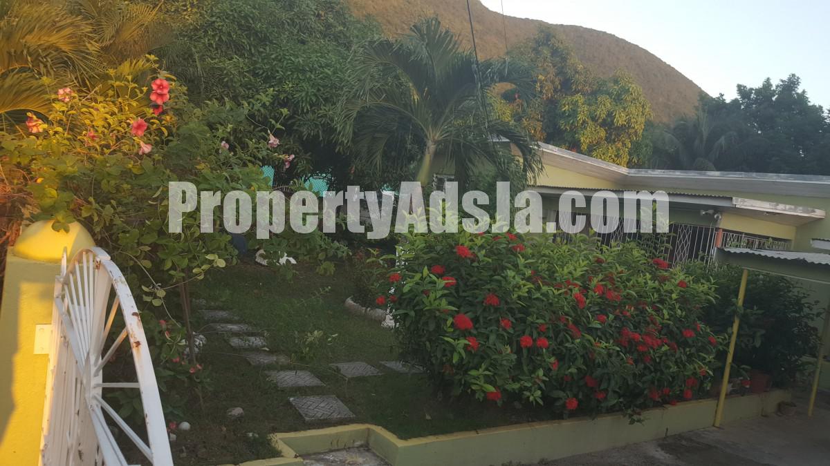 House For Sale in MOUNTAIN VIEW, Kingston / St. Andrew Jamaica