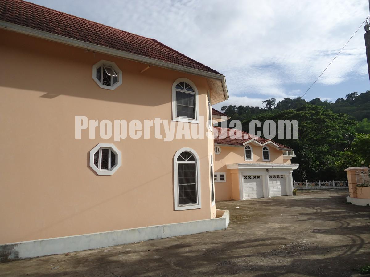 House For Sale in FRANKFIELD, Clarendon Jamaica