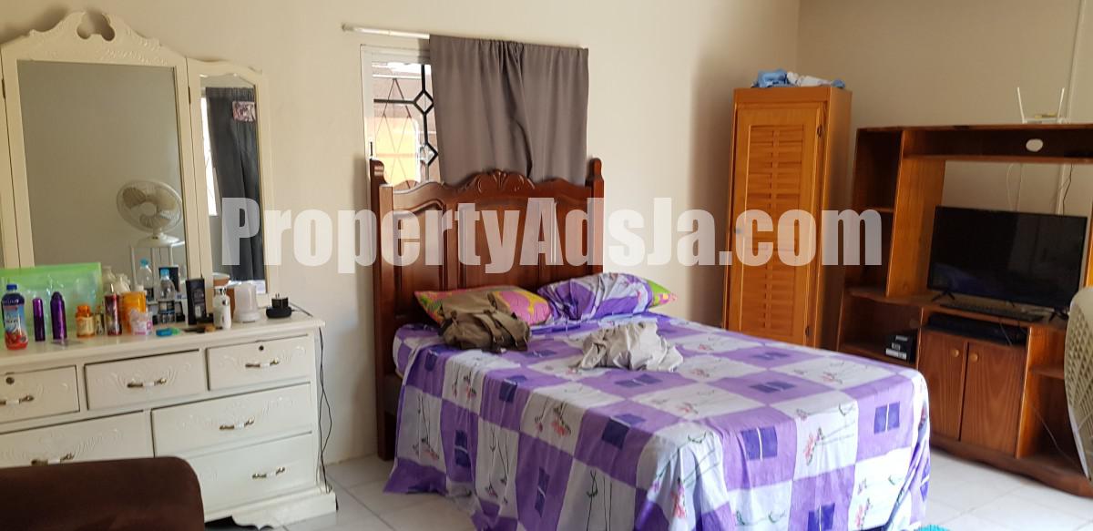 House For Rent in Pembroke Hall, Kingston / St. Andrew Jamaica