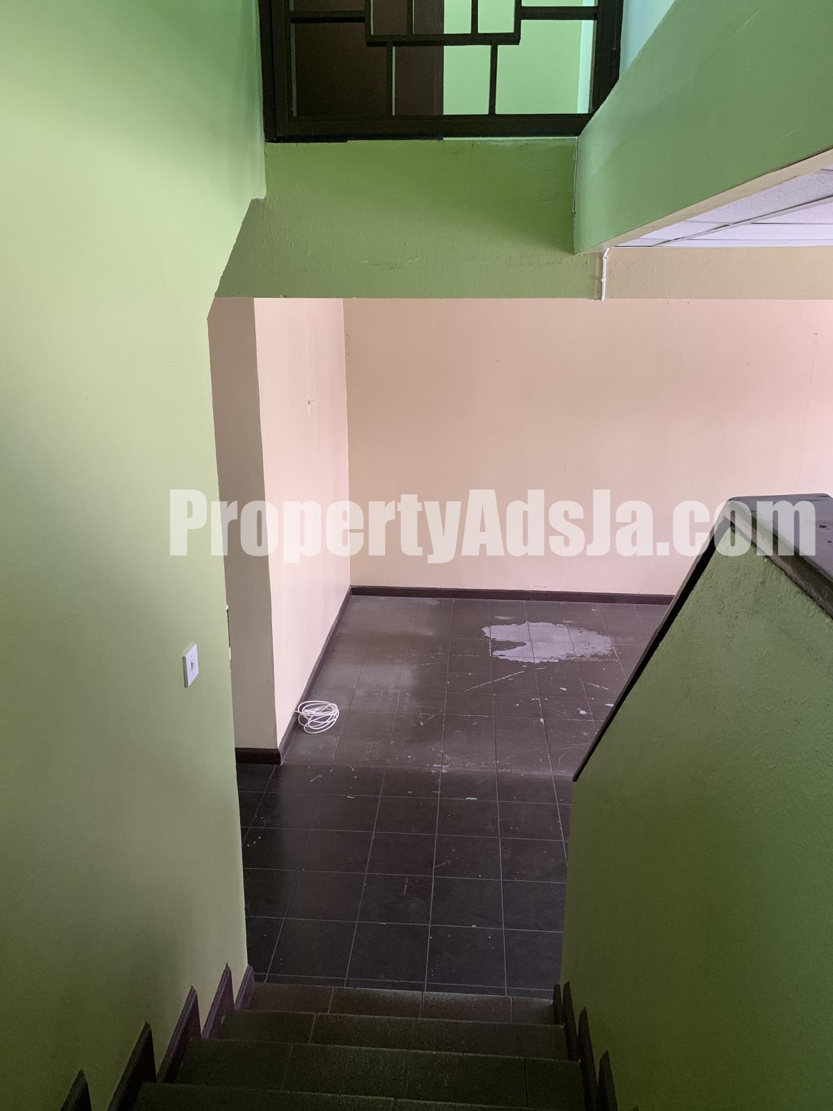 Commercial building For Rent in Kinston 11, Kingston / St. Andrew