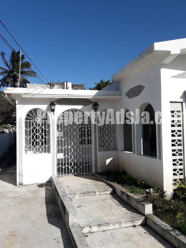 Apartment For Rent in Mineral Heights, Clarendon Jamaica