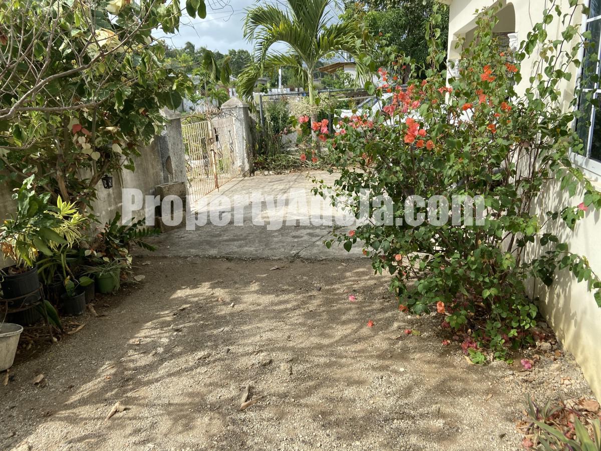 House For Sale in Fairview Park Spanish Town, St. Catherine Jamaica