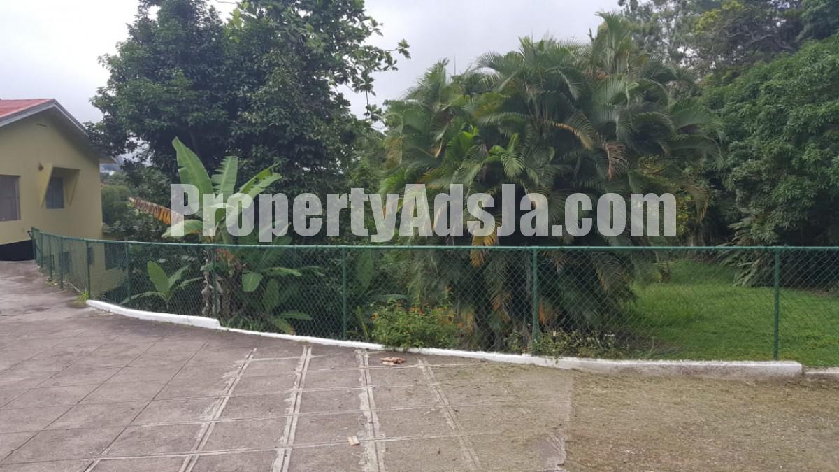 House For Sale in Irish Town, Kingston / St. Andrew Jamaica