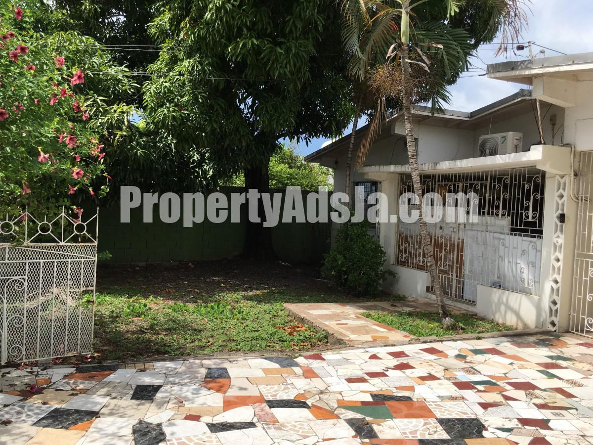 House For Sale in Fairview Avenue, Kingston / St. Andrew Jamaica