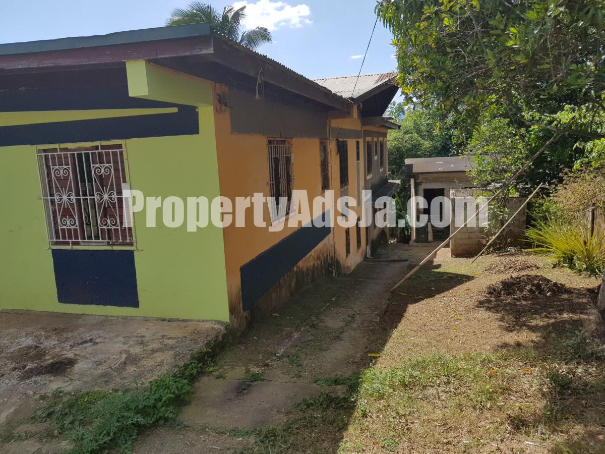 House For Sale in Deeside Linstead, St. Catherine Jamaica