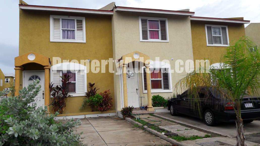 Townhouse For Sale in Union Estate, St. Catherine Jamaica