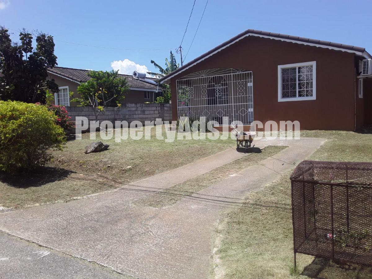House For Rent in Coral Spring, Trelawny Jamaica