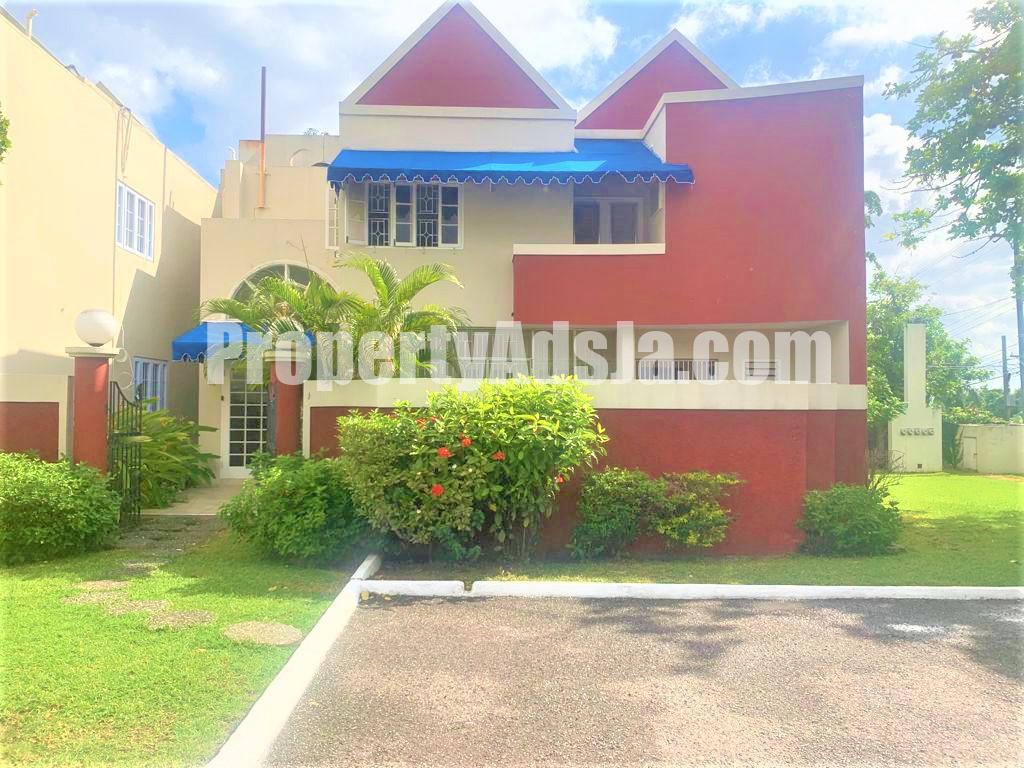 Townhouse For Sale in CHERRY GARDENS, Kingston / St. Andrew Jamaica