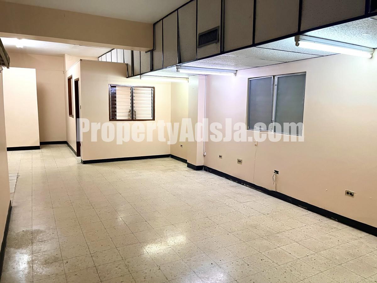 Commercial building For Rent in Half Way Tree, Kingston / St. Andrew