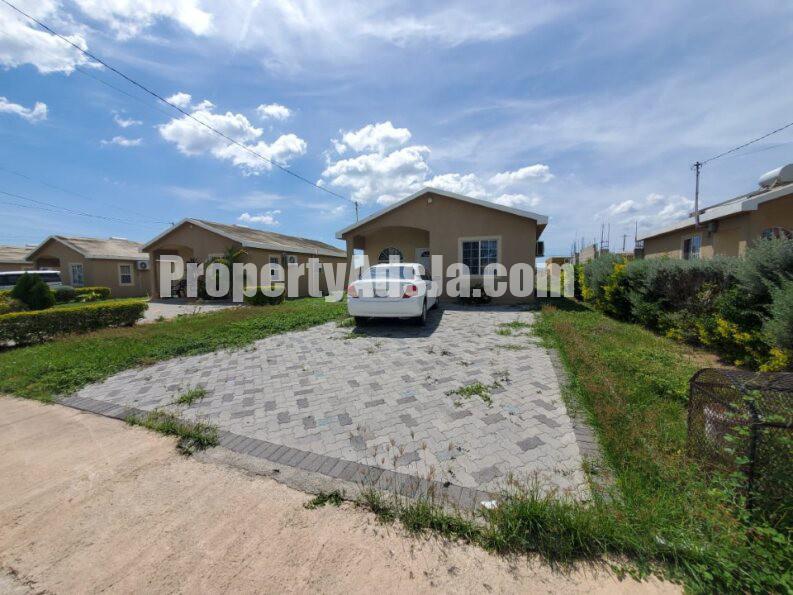 House For Sale in PHOENIX PARK, St. Catherine Jamaica