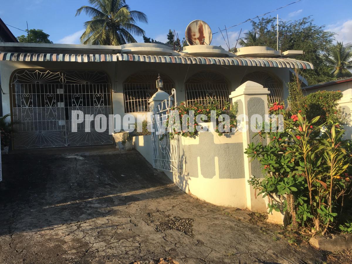 House For Sale in Charlemont Housing Scheme, St. Catherine Jamaica