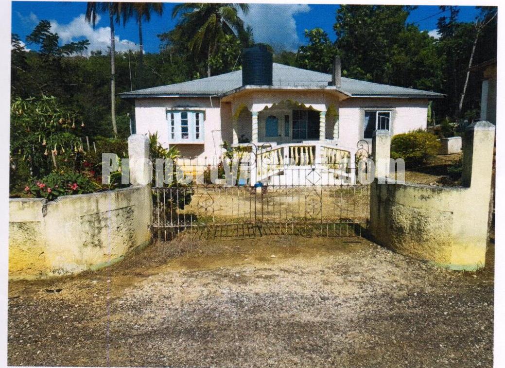 House For Sale in Bogue, St. Elizabeth Jamaica