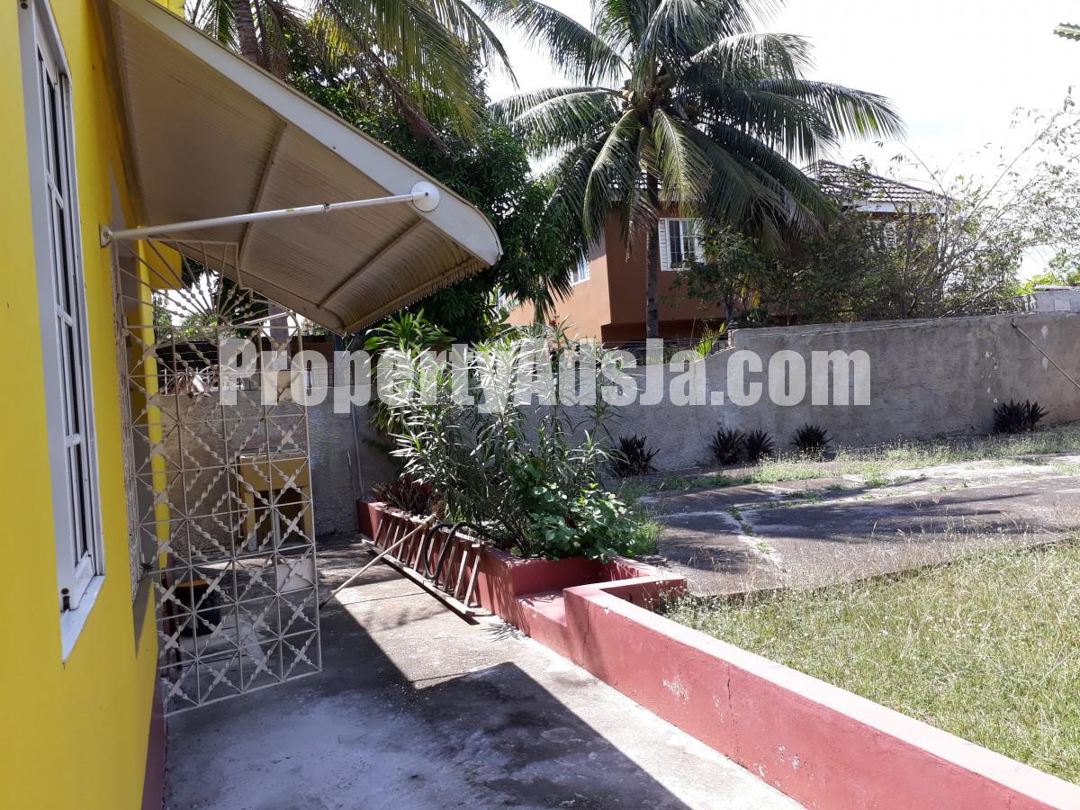 House For Sale in Eltham View Spanish Town, St. Catherine Jamaica