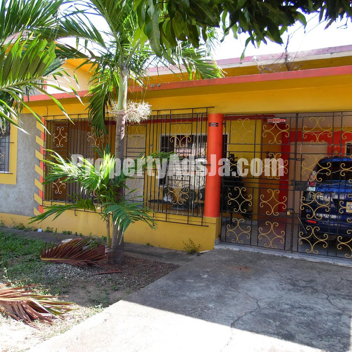 House For Sale in Kingston, Kingston / St. Andrew Jamaica