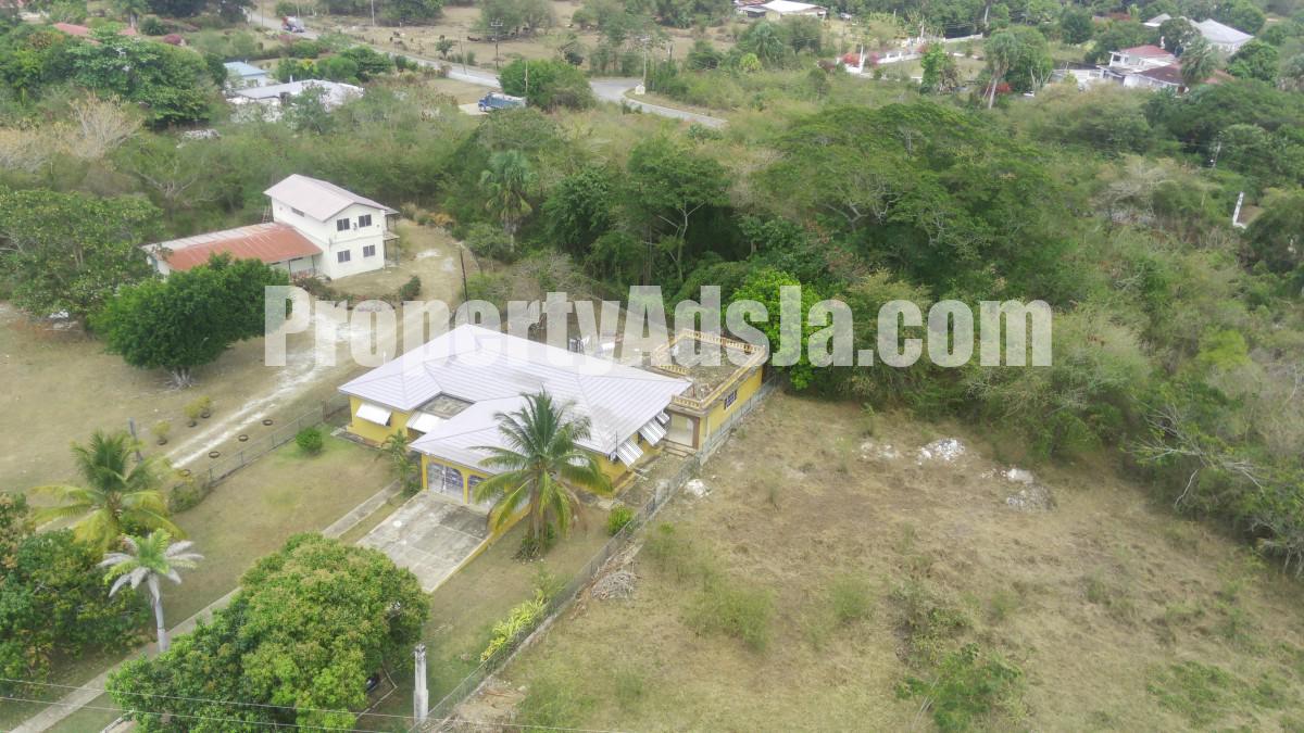 House For Sale in Black River, St. Elizabeth Jamaica