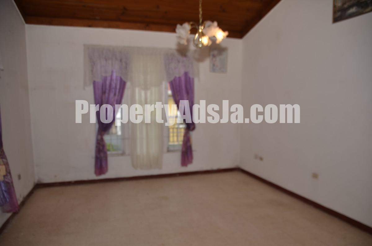 House For Sale in Caledonia Meadows, Manchester Jamaica