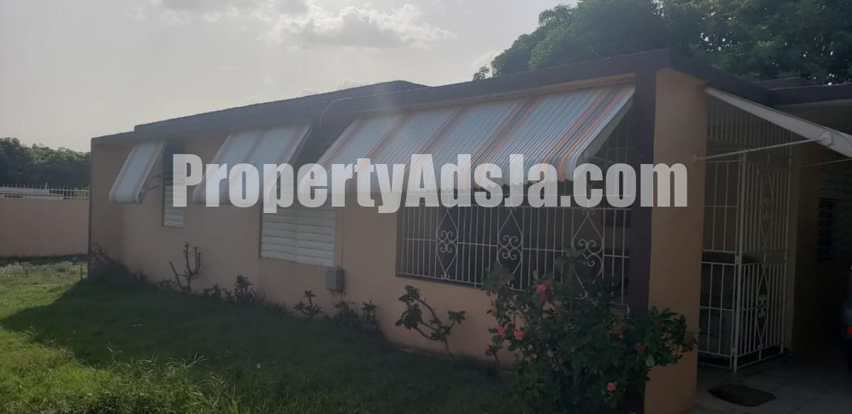 House For Sale in Mona Heights, Kingston / St. Andrew Jamaica