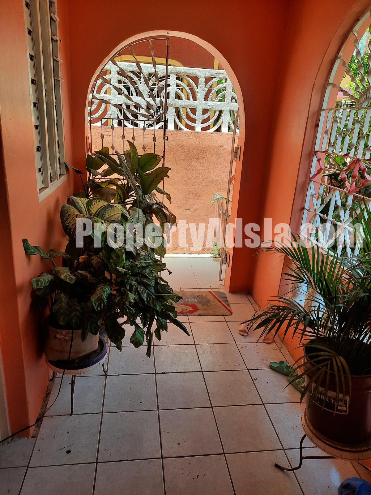 House For Sale in Manley Meadows Kgn 2, Kingston / St. Andrew Jamaica