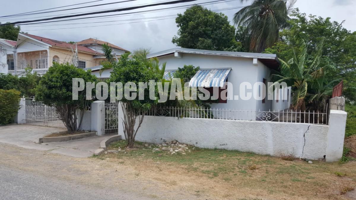 House For Sale in Hampton Green, St. Catherine Jamaica