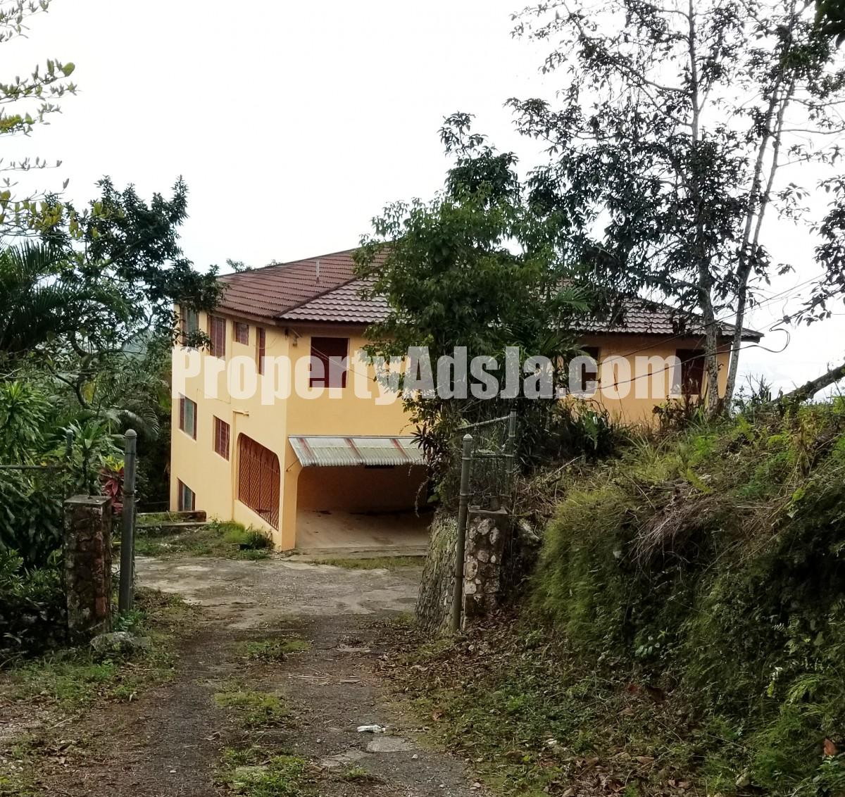 House For Sale in Coopers Hill, Kingston / St. Andrew Jamaica