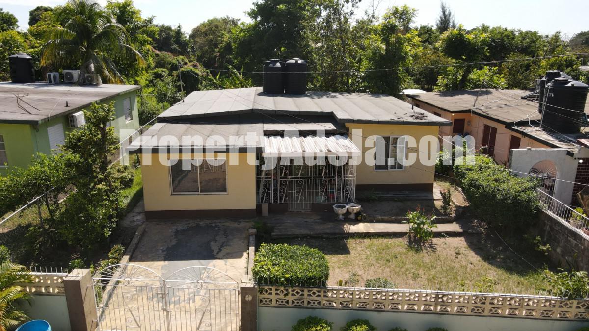 House For Sale in Meadowbrook Estates, Kingston / St. Andrew Jamaica