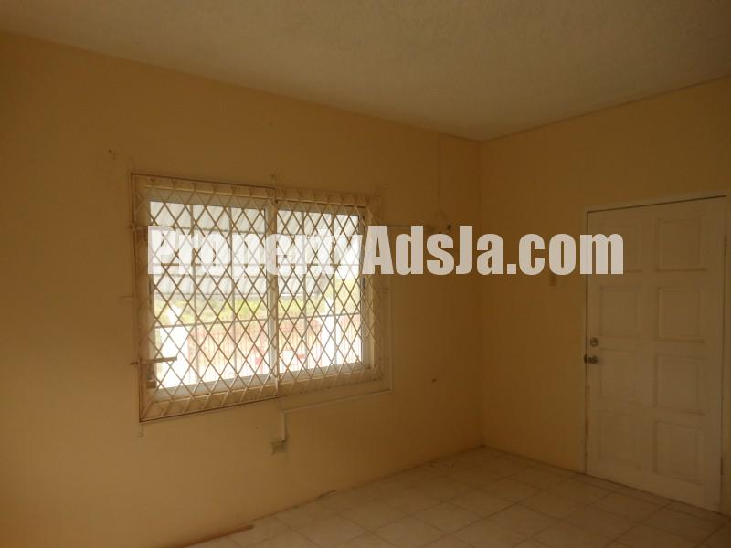 Townhouse For Rent in May Pen, Manchester Jamaica