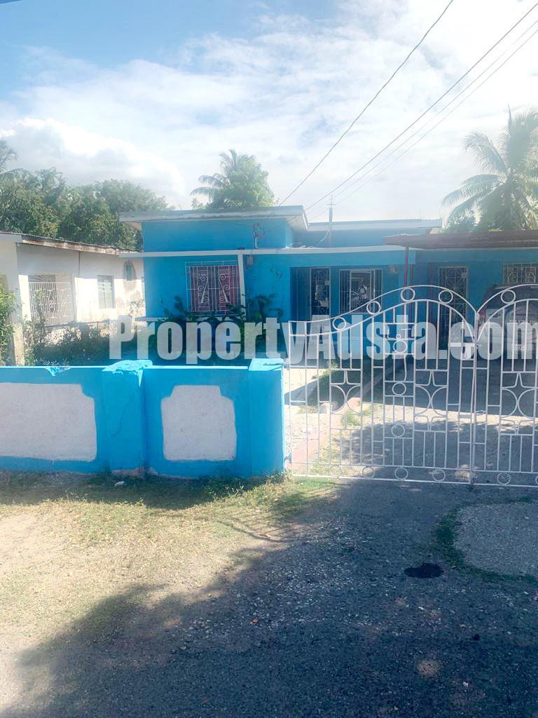 House For Sale in Sydenham Housing Scheme, St. Catherine Jamaica