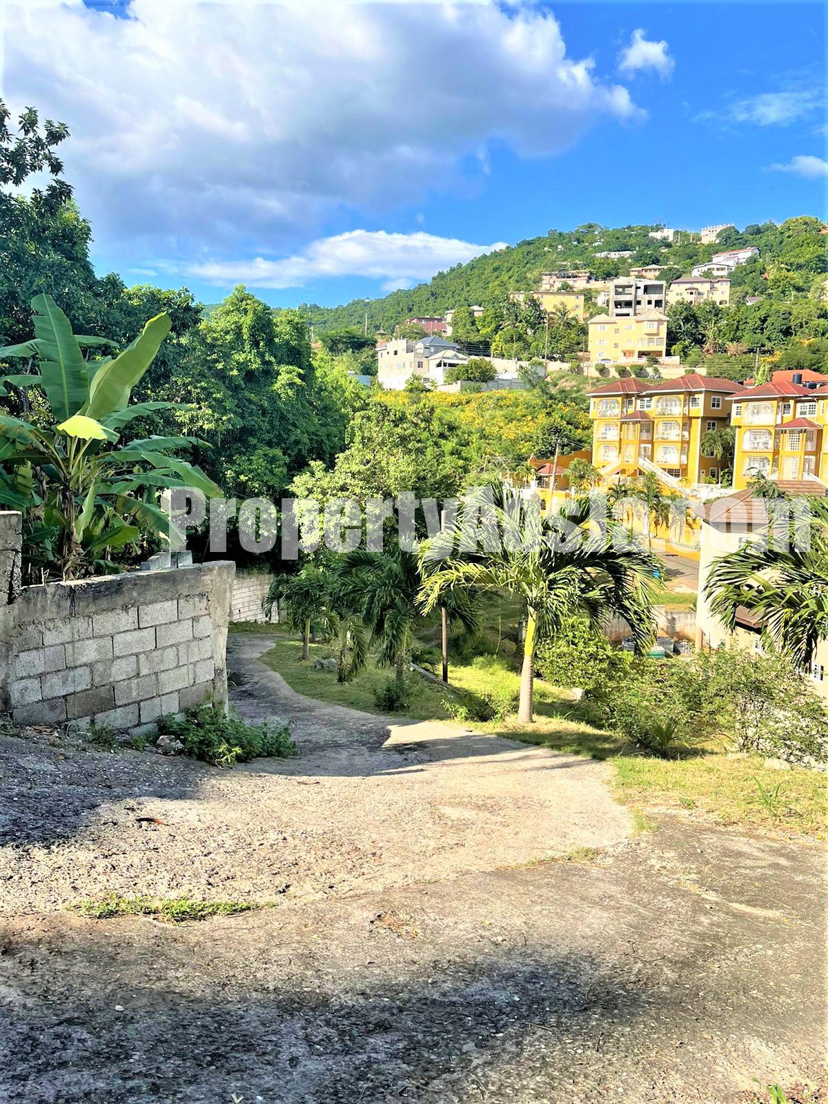 House For Sale in RED HILLS, Kingston / St. Andrew Jamaica