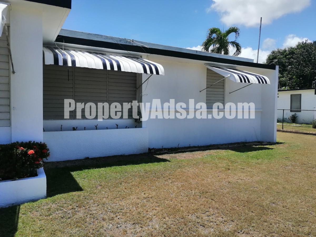 House For Rent in Mona, Kingston / St. Andrew Jamaica