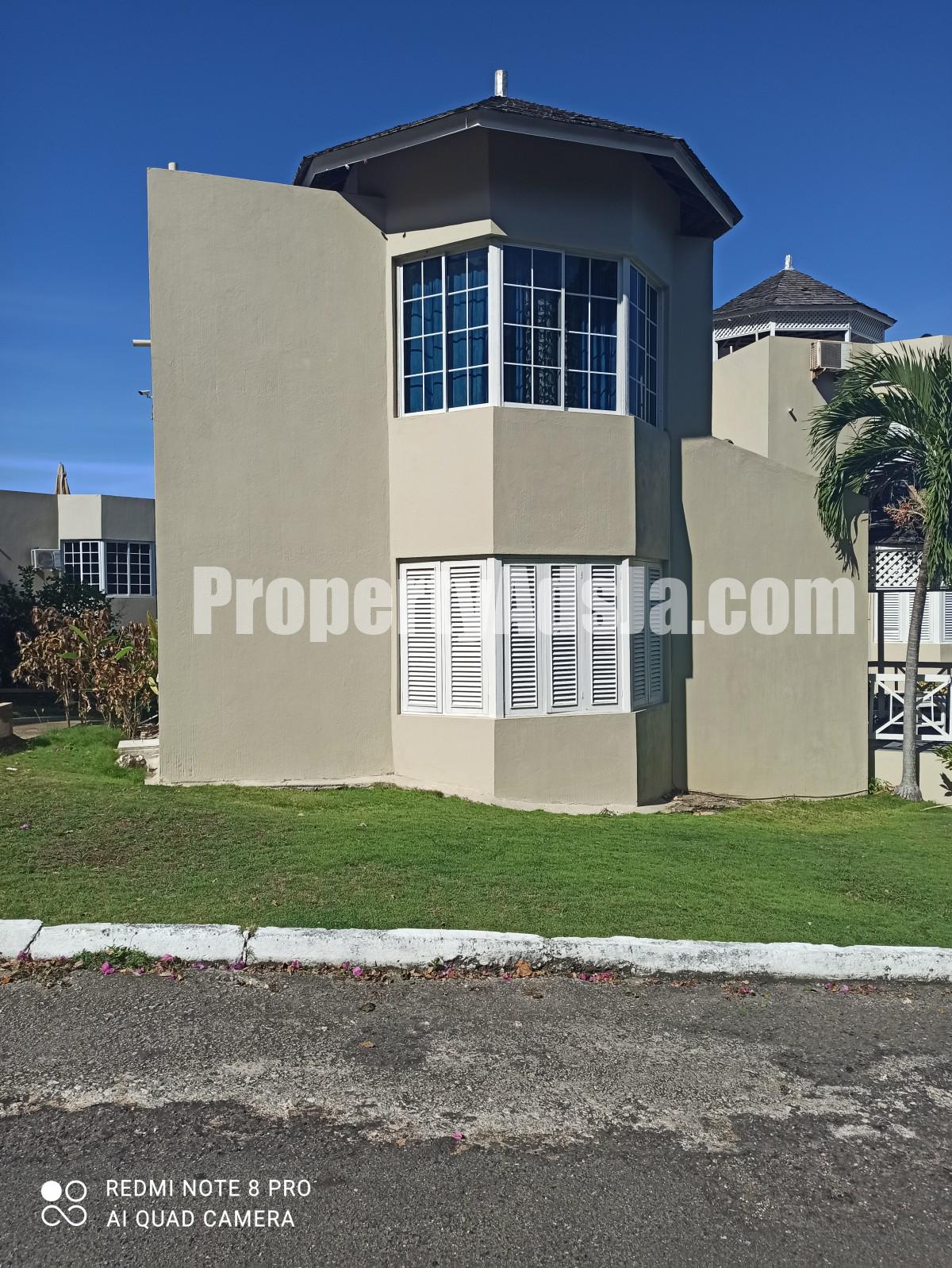 Townhouse For Sale in Columbus Heights, St. Ann Jamaica