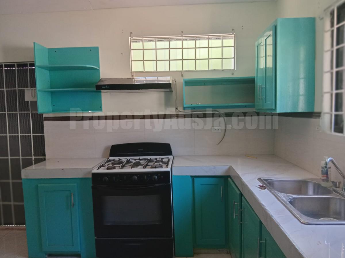 Flat For Rent in Vineyard Town, Kingston / St. Andrew Jamaica photo 2
